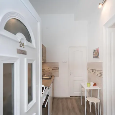 Next To The Danube * Budapeste